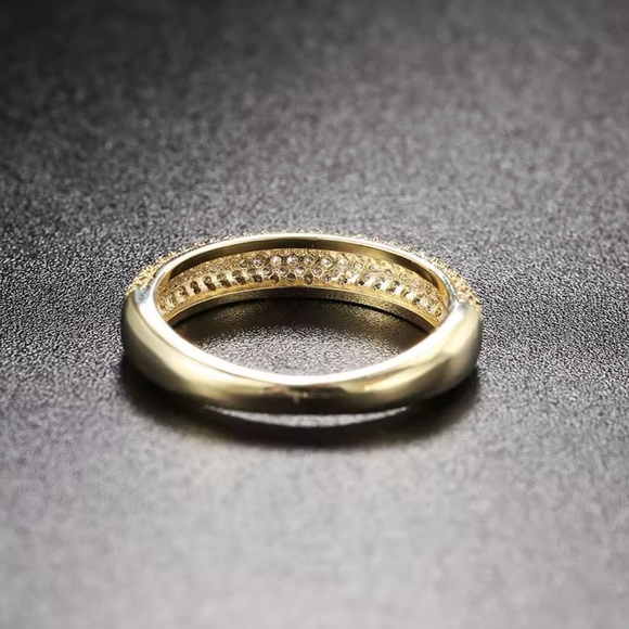 Elegant Gold and Silver Ring size 7 - Picture 4 of 5